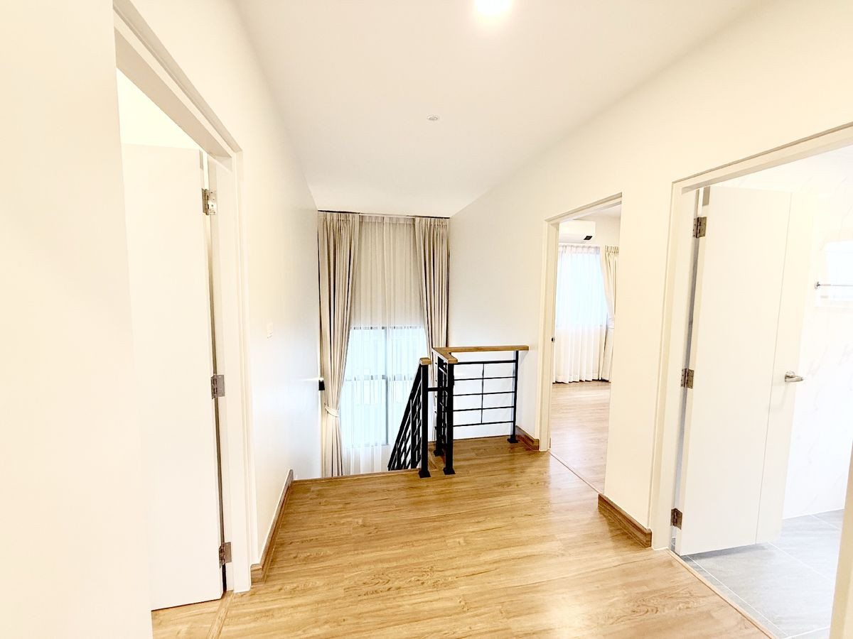 ขายบ้านบางนา แบริ่ง ลาซาล : เซนโทร บางนา / 3 ห้องนอน (ขาย), Centro Bangna / 3 Bedrooms (FOR SALE) YOK023