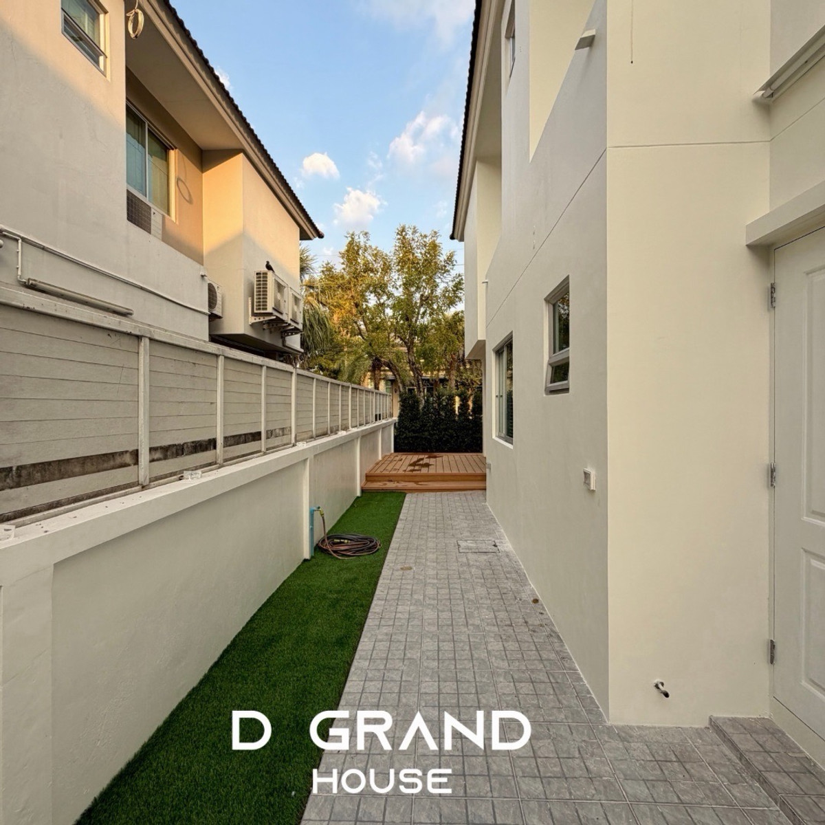 ขายบ้านพระราม 5 ราชพฤกษ์ บางกรวย : บ้านรีโนเวทใหม่ พร้อมอยู่ หลังมุม ตำแหน่งสวย ติด Clubhouse  “ไลฟ์ บางกอก บูเลอวาร์ด ราชพฤกษ์–รัตนาธิเบศร์” 