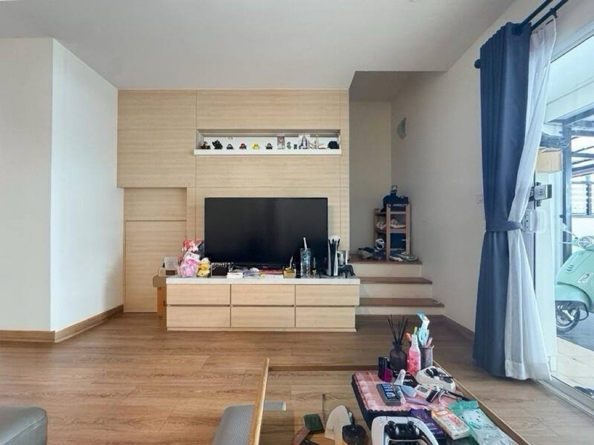 For SaleTownhomePattanakan, Srinakarin : 3-story townhome for sale, Villette City, Phatthanakan 38, near the garden, near the clubhouse.