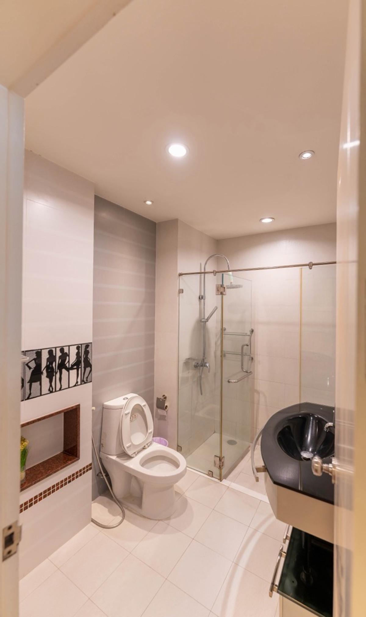 ขายทาวน์โฮมพัฒนาการ ศรีนครินทร์ : ขายทาวน์โฮม Noble Cube พัฒนาการ ที่ดิน 79.9 ตร.วา พื้นที่ใช้สอย 680 ตร.ม พร้อมสระว่ายน้ำ