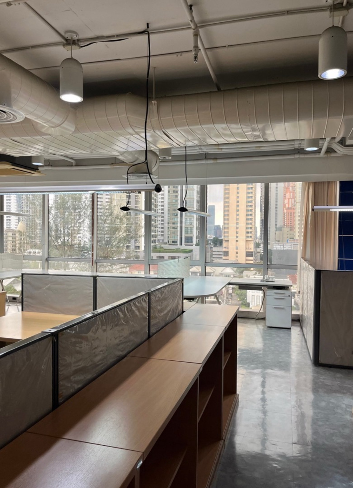 For RentOfficeSukhumvit, Asoke, Thonglor : Office for rent with furniture @ Sukhumvit 26 Phrom Phong, near BTS 950 meters | Office Space 209.63 Sqm., Panoramic View