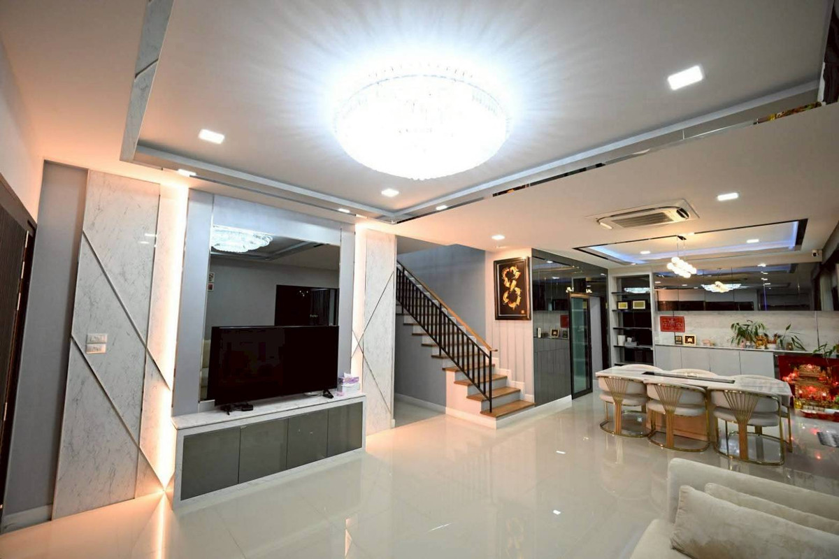 For RentHouseRama 2, Bang Khun Thian : For rent, 2-story detached house, Airi Rama 2 project, 5 bedrooms, 5 bathrooms, land 84 sq m., usable area 260 sq m., ready to move in. Near Central Rama 2 Department Store, Kanchana Expressway.