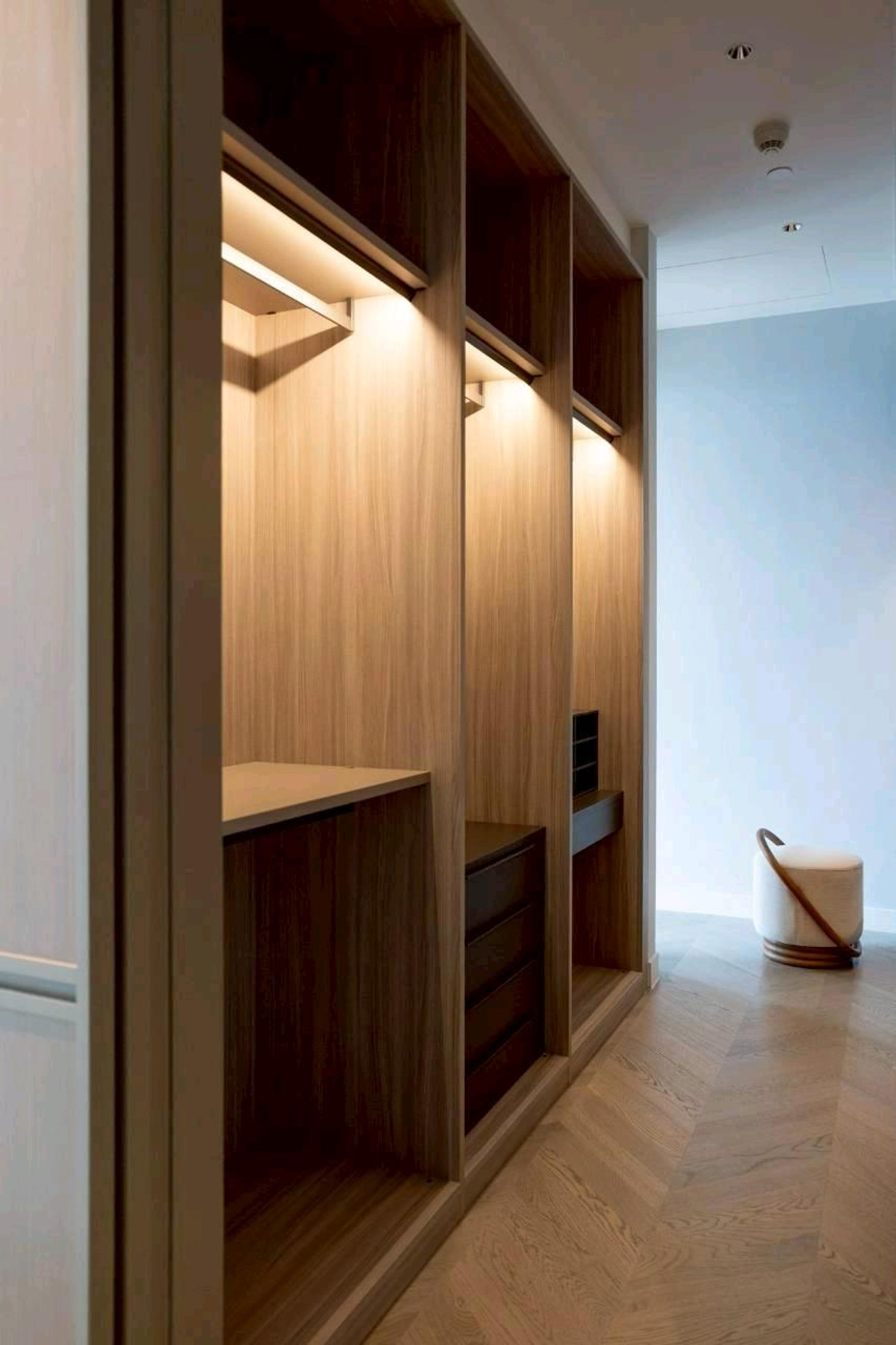 For RentCondoWitthayu, Chidlom, Langsuan, Ploenchit : 🐲✨ Exclusive Offer – Fully Furnished Condo at ONE89 Wireless 