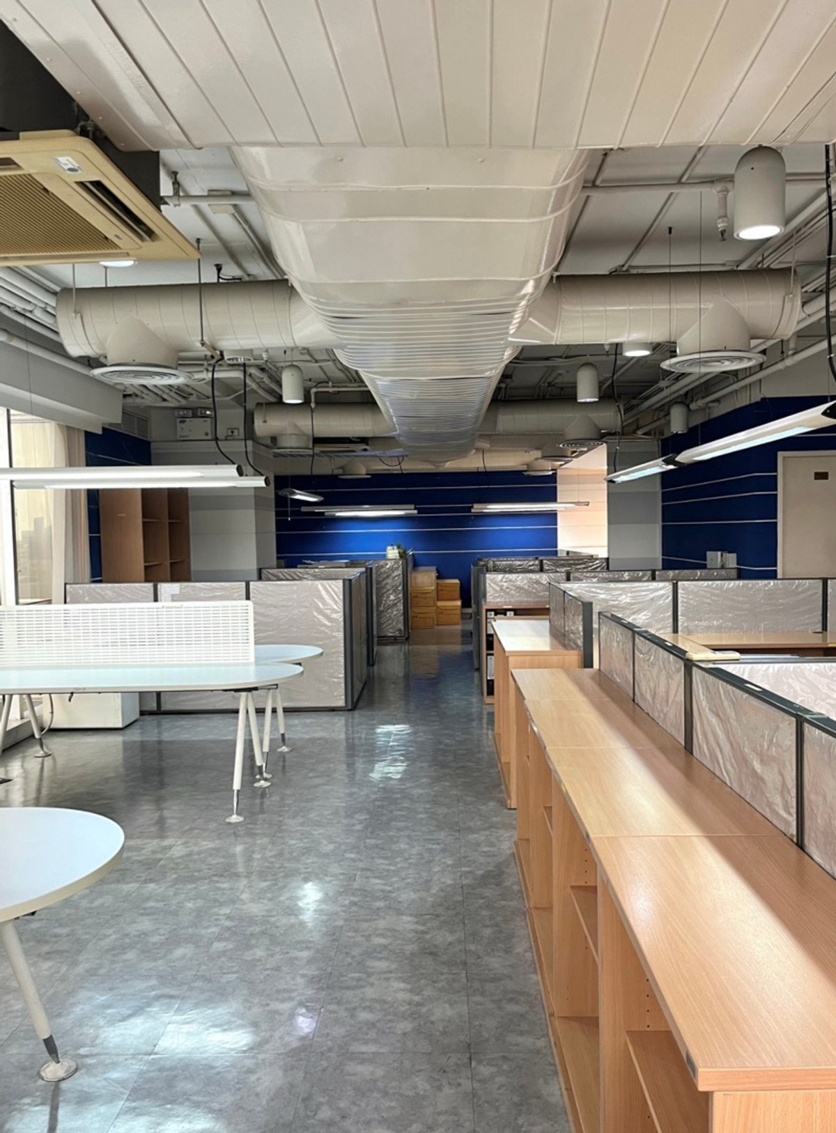 For RentOfficeSukhumvit, Asoke, Thonglor : Office for rent with furniture @ Sukhumvit 26 Phrom Phong, near BTS 950 meters | Office Space 209.63 Sqm., Panoramic View
