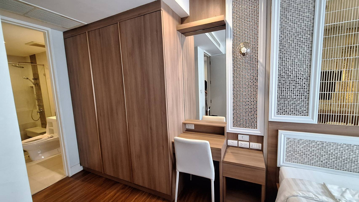 For RentCondoSathorn, Narathiwat : Condo for Rent COLLEZIO SATHORN PIPAT near BTS Chongnonsri (200metres) 43 Sq 3 Floor 1 Bedroom