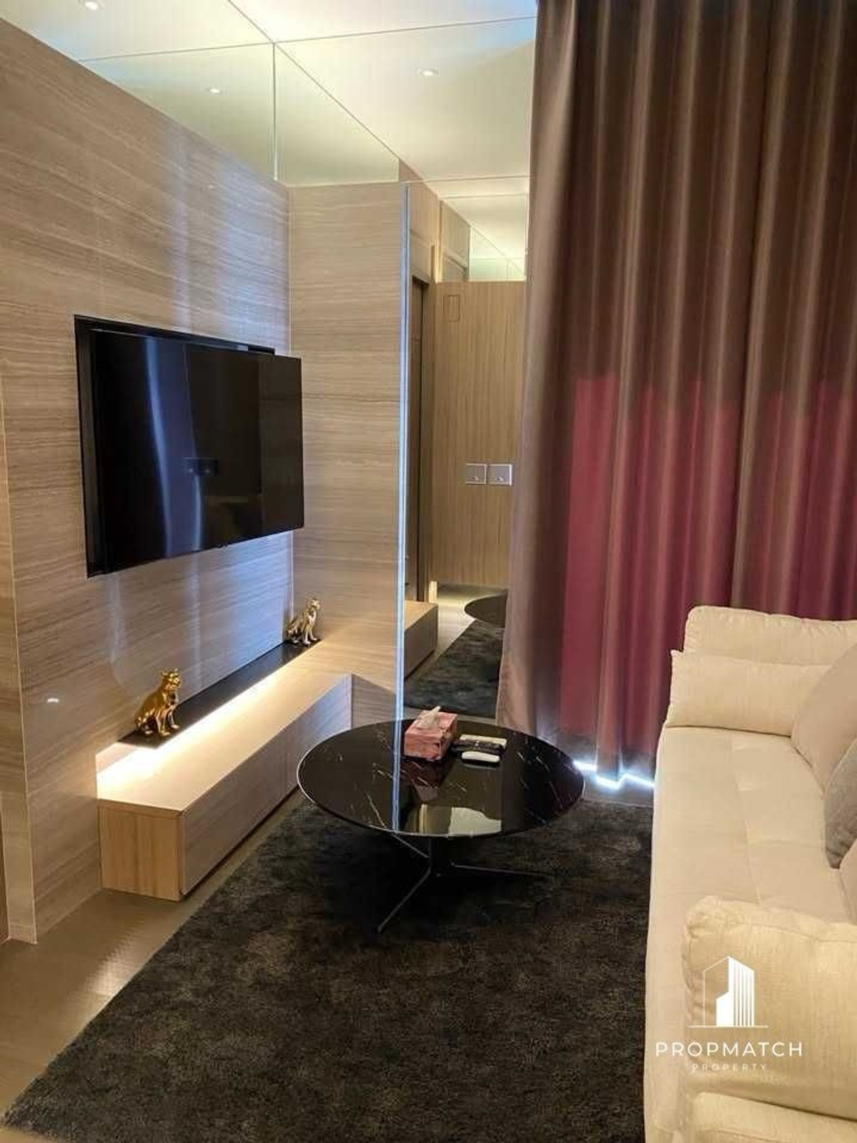 ให้เช่าคอนโดพระราม 9 เพชรบุรีตัดใหม่ RCA : ราคาดีมาก THE ESSE at SINGHA COMPLEX 1 ห้องนอน 1 ห้องน้ำ ขนาด 48 ตรม.  พร้อมอยู่  42,000/เดือน  ติด MRT เพรชบุรี สนใจนัดชม Call/ Line 0646696546