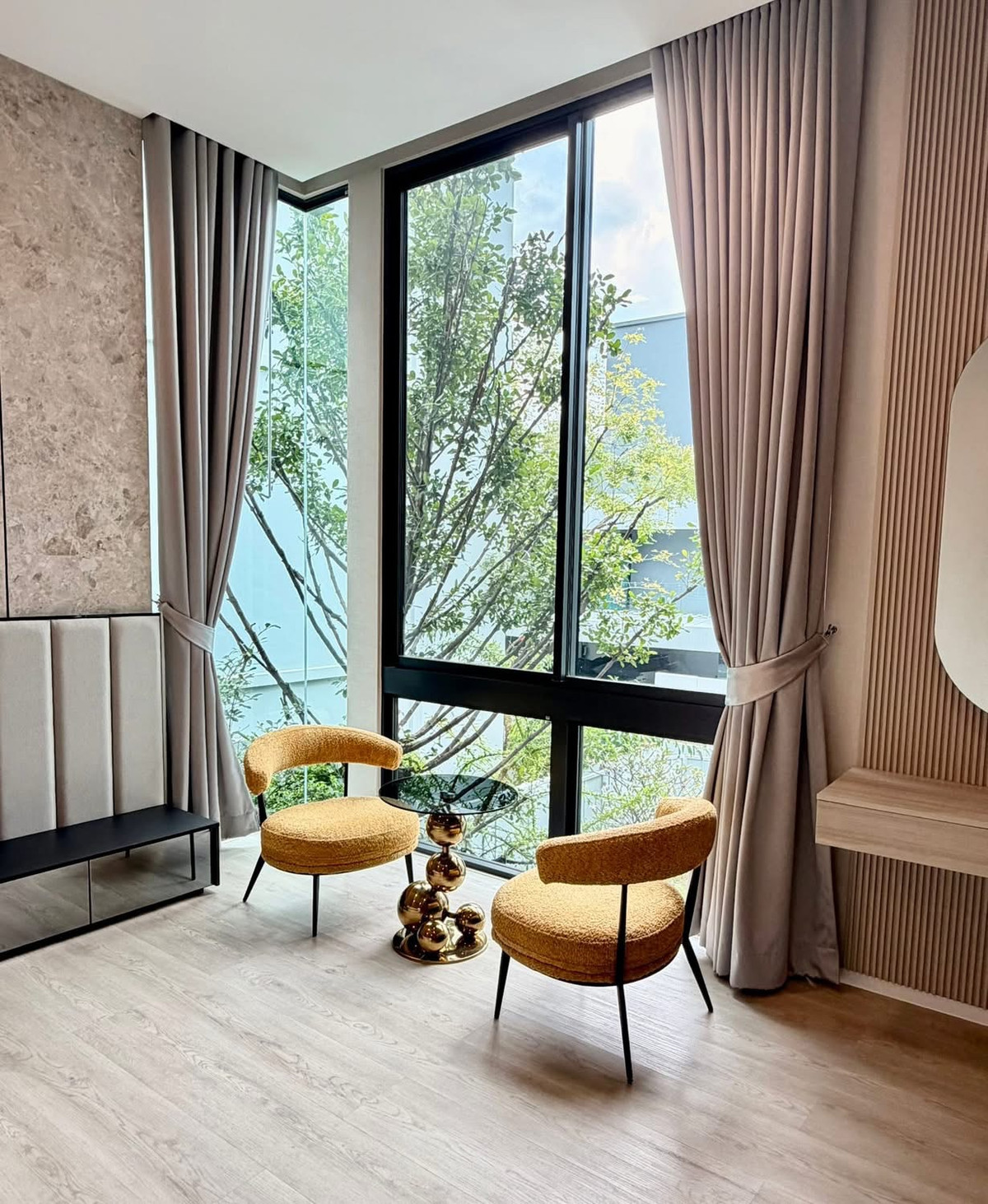 For RentHousePattanakan, Srinakarin : Luxury 3-storey detached house with private lift for rent at VIVE Krungthep Kreetha