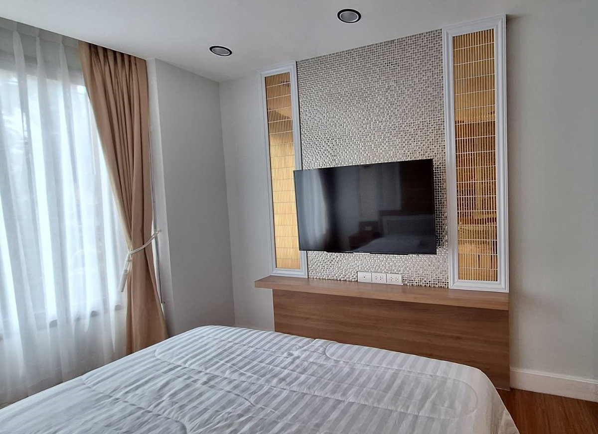 For RentCondoSathorn, Narathiwat : Condo for Rent COLLEZIO SATHORN PIPAT near BTS Chongnonsri (200metres) 43 Sq 3 Floor 1 Bedroom
