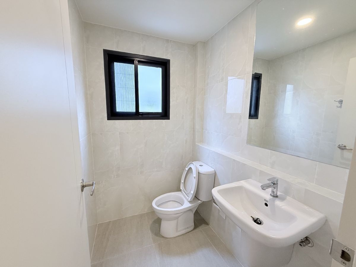 ขายบ้านบางนา แบริ่ง ลาซาล : เซนโทร บางนา / 3 ห้องนอน (ขาย), Centro Bangna / 3 Bedrooms (FOR SALE) YOK023