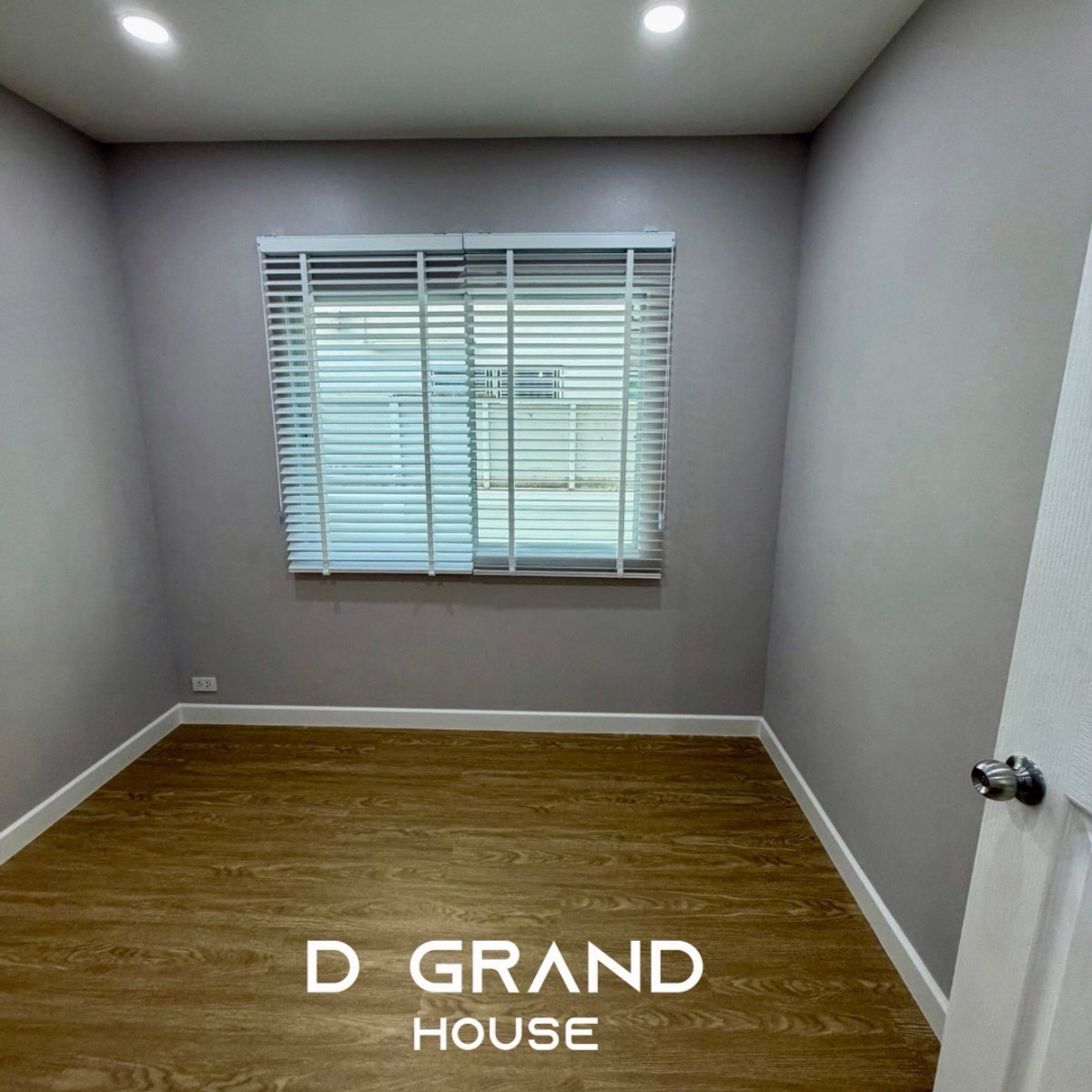 ขายบ้านพระราม 5 ราชพฤกษ์ บางกรวย : บ้านรีโนเวทใหม่ พร้อมอยู่ หลังมุม ตำแหน่งสวย ติด Clubhouse  “ไลฟ์ บางกอก บูเลอวาร์ด ราชพฤกษ์–รัตนาธิเบศร์” 