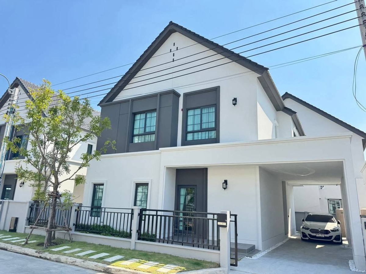 For SaleHouseBangna, Bearing, Lasalle : 🩷🏠🩷 Single house for sale 𝐂𝐄𝐍𝐓𝐑𝐎 𝐁𝐀𝐍𝐆𝐍𝐀 🌟Fully decorated with furniture and electrical appliances. 🌟Ready to move in 🌟Near Mega Bangna 🩷 🛒 🛍️