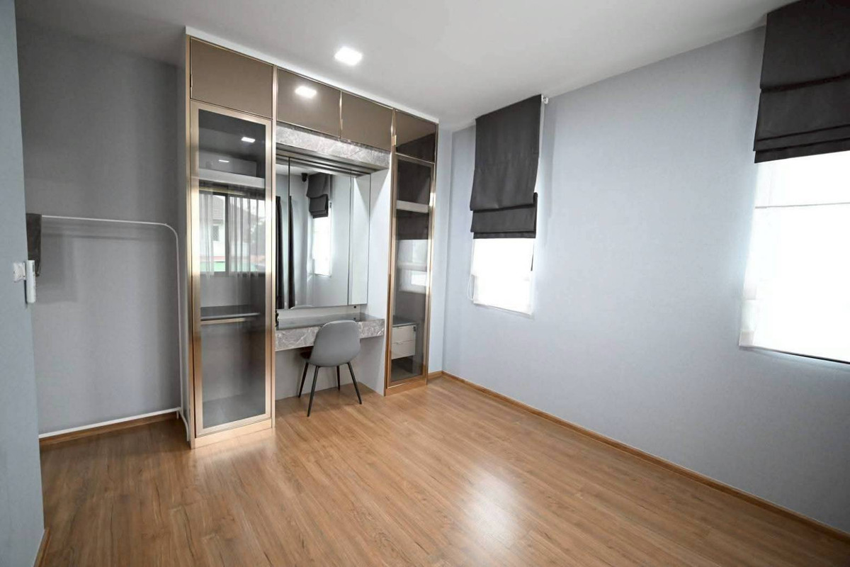 For RentHouseRama 2, Bang Khun Thian : For rent, 2-story detached house, Airi Rama 2 project, 5 bedrooms, 5 bathrooms, land 84 sq m., usable area 260 sq m., ready to move in. Near Central Rama 2 Department Store, Kanchana Expressway.