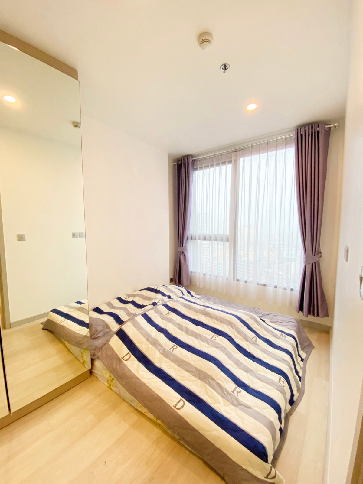 ขายคอนโดสาทร นราธิวาส : ขายถูกด่วน!!! knightsbridge prime sathorn 1 ห้องนอน Monoplex 24 ตรม. ชั้น 20 วิว ถ.นราธิวาส  ใกล้รถไฟฟ้า BTS ช่องนนทรี