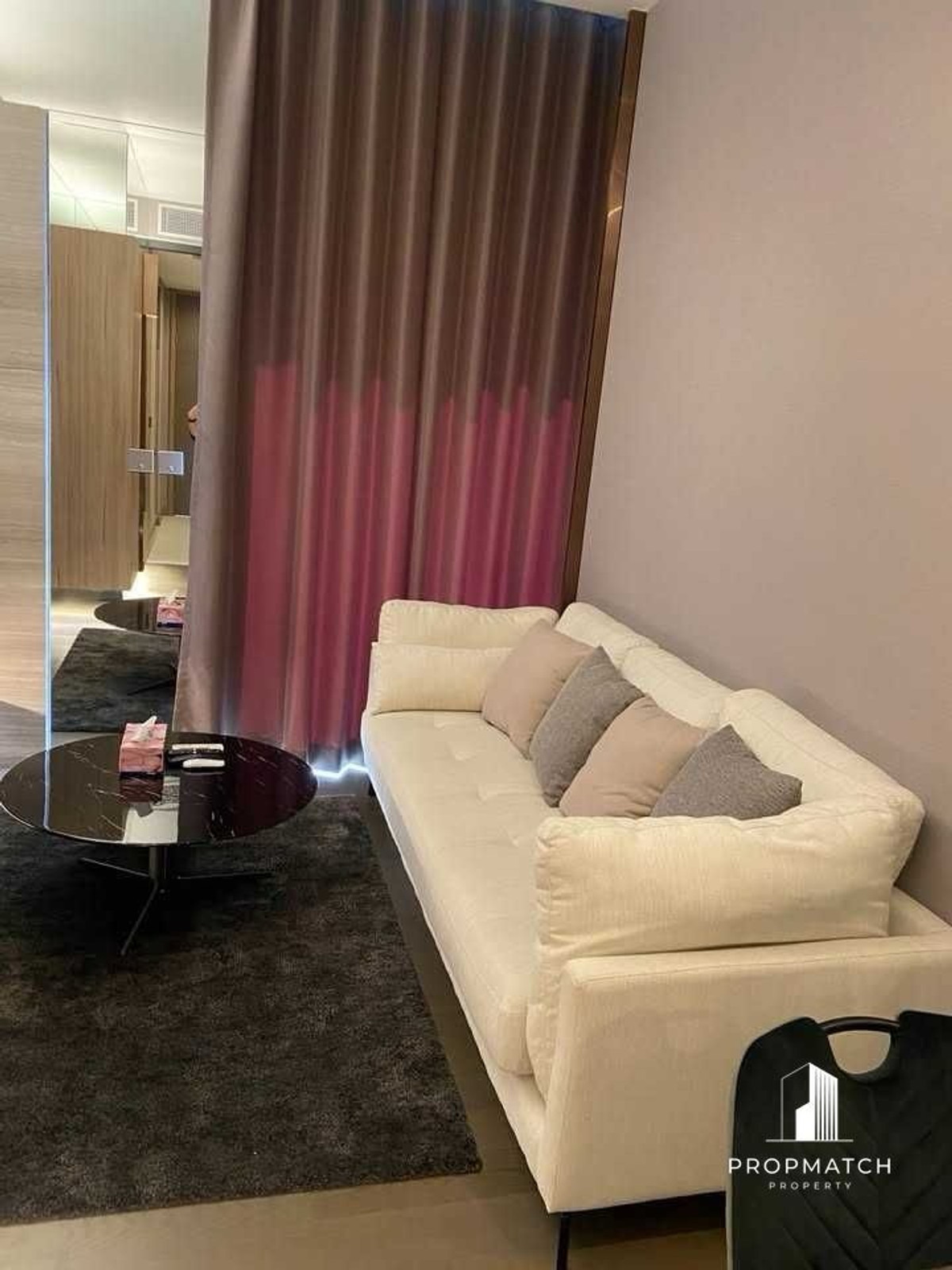 ให้เช่าคอนโดพระราม 9 เพชรบุรีตัดใหม่ RCA : ราคาดีมาก THE ESSE at SINGHA COMPLEX 1 ห้องนอน 1 ห้องน้ำ ขนาด 48 ตรม.  พร้อมอยู่  42,000/เดือน  ติด MRT เพรชบุรี สนใจนัดชม Call/ Line 0646696546