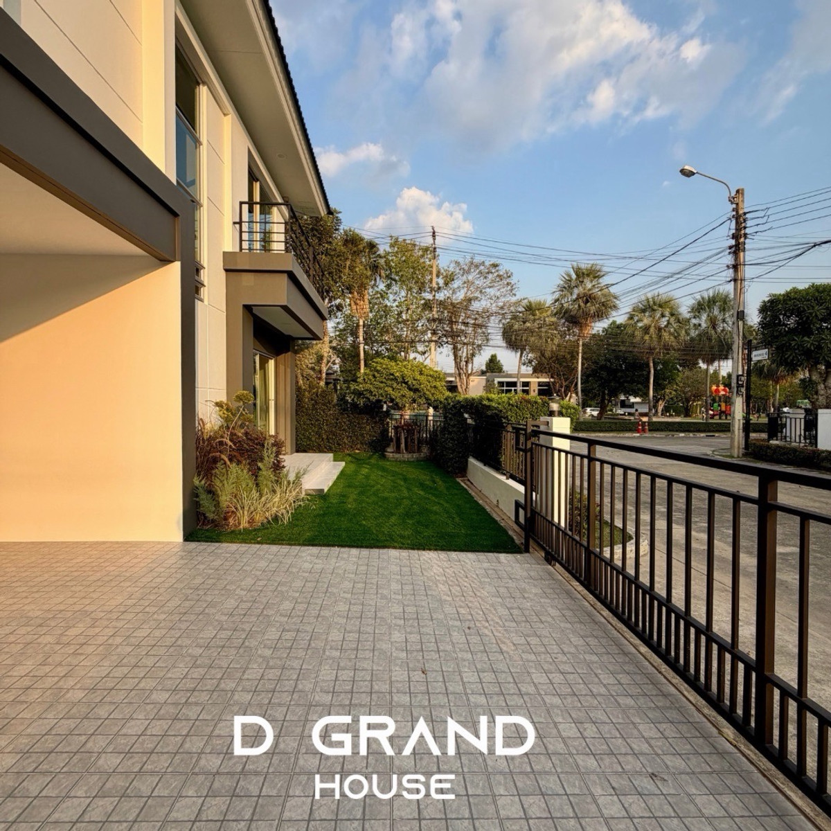 ขายบ้านพระราม 5 ราชพฤกษ์ บางกรวย : บ้านรีโนเวทใหม่ พร้อมอยู่ หลังมุม ตำแหน่งสวย ติด Clubhouse  “ไลฟ์ บางกอก บูเลอวาร์ด ราชพฤกษ์–รัตนาธิเบศร์” 