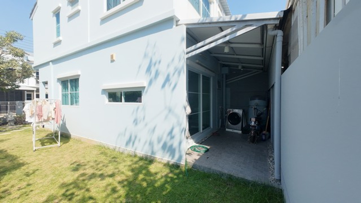 For SaleTownhomeBangna, Bearing, Lasalle : Indy 4 Bangna KM.7, the first house ready for a small family to begin happiness immediately.