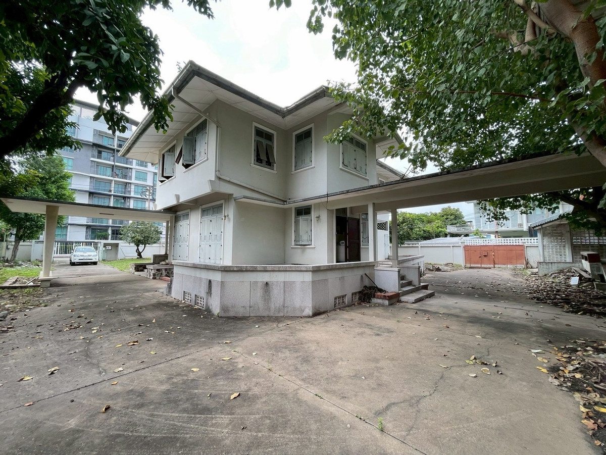 ให้เช่าบ้านอารีย์ อนุสาวรีย์ : ให้เช่าที่ดินพร้อมบ้าน อารีย์–พหลโยธิน 596.5 ตร.ว. ใกล้ BTS อารีย์ รองรับการใช้เชิงพาณิชย์และการพัฒนาในอนาคต