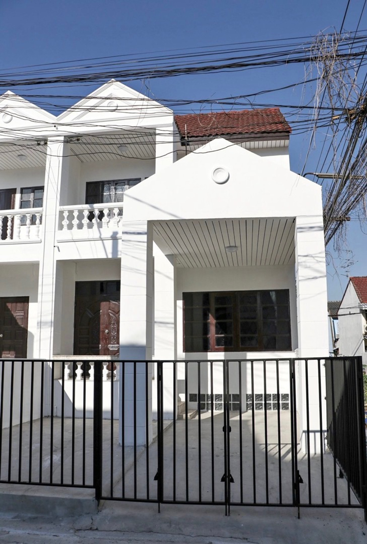 For RentHouseLadkrabang, Suwannaphum Airport : House for rent, Soi Chaloem Phrakiat Rama 9 (Soi 17) 
, newly renovated, pets allowed. ✅16,000/month✅