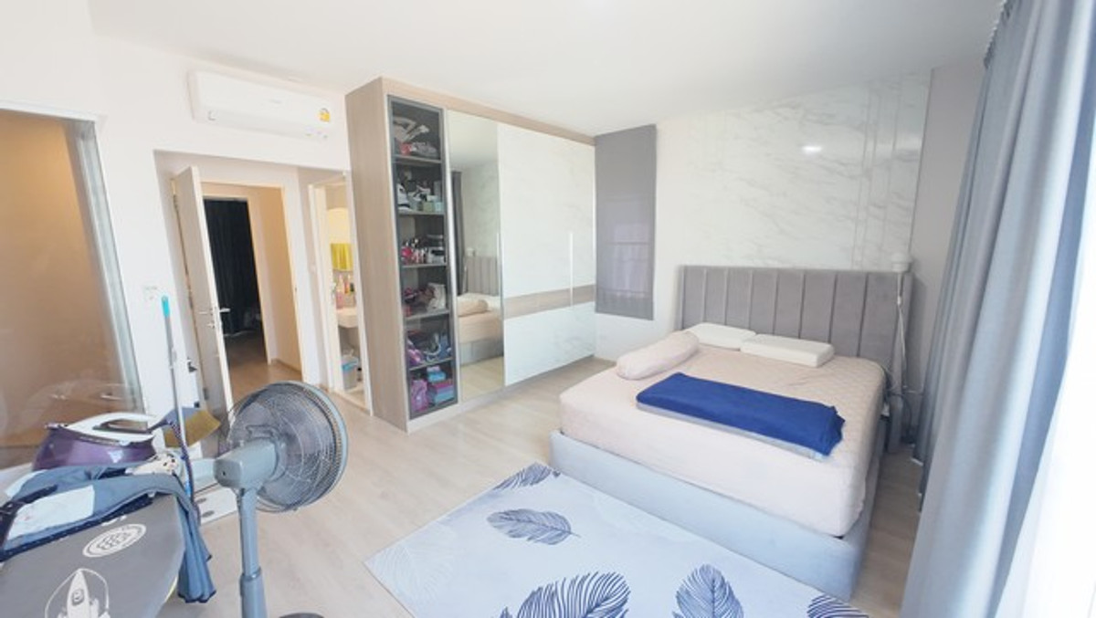 For SaleTownhomeBangna, Bearing, Lasalle : Indy 4 Bangna KM.7, the first house ready for a small family to begin happiness immediately.