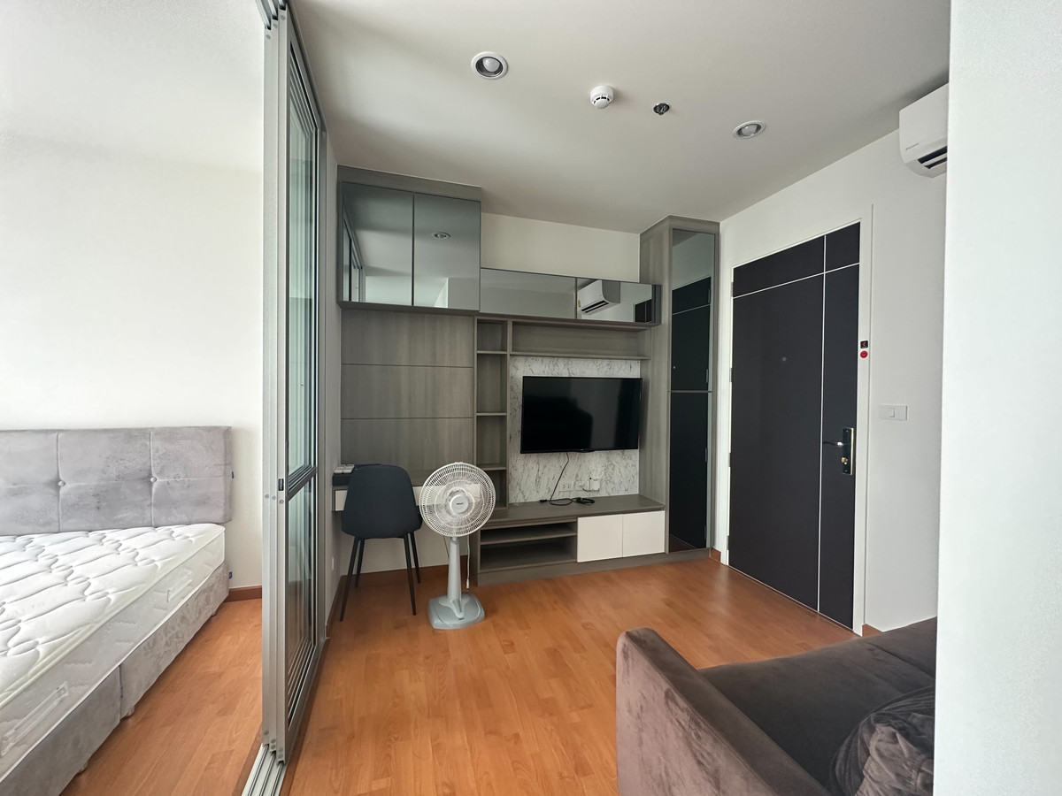 For RentCondoSamut Prakan,Samrong : For RENT The President Sukhumvit - Samut Prakan 24th floor Size: 27.26 sqm. Studio room 1 bathroom