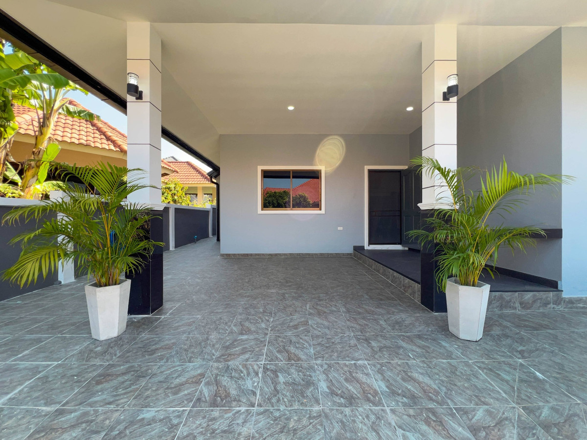 For SaleHousePattaya, Bangsaen, Chonburi : Pattaya Hill Village 2 / 3 Bedrooms (For Sale), Pattaya Hill 2 / 3 Bedrooms (FOR SALE) BEWN049