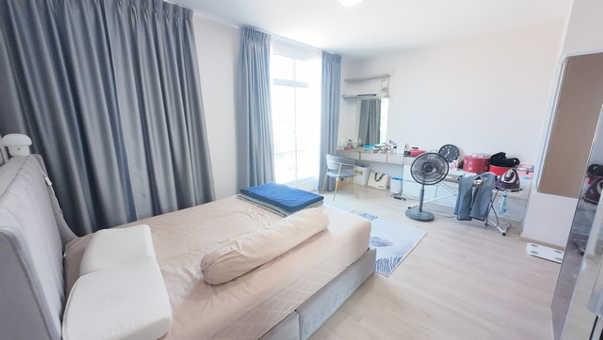 For SaleTownhomeBangna, Bearing, Lasalle : Indy 4 Bangna KM.7, the first house ready for a small family to begin happiness immediately.