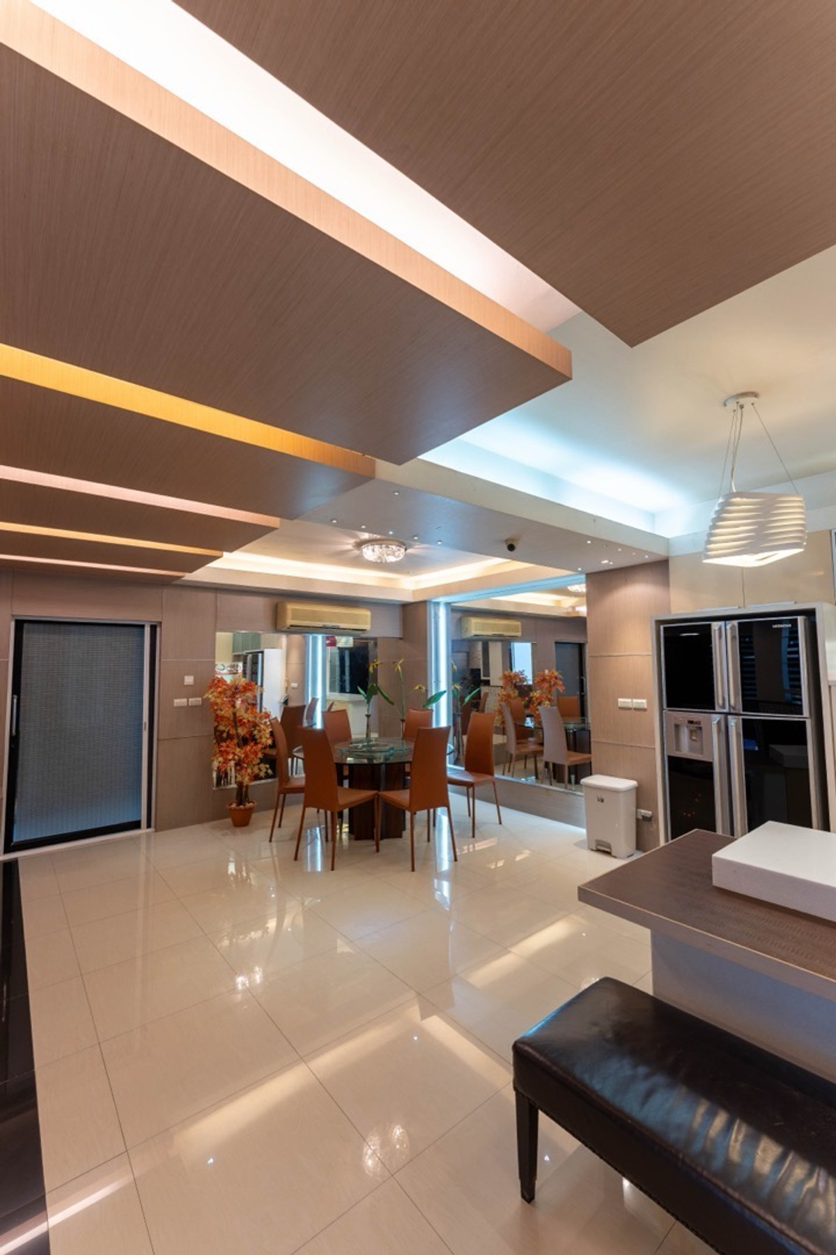 ขายทาวน์โฮมพัฒนาการ ศรีนครินทร์ : ขายทาวน์โฮม Noble Cube พัฒนาการ ที่ดิน 79.9 ตร.วา พื้นที่ใช้สอย 680 ตร.ม พร้อมสระว่ายน้ำ