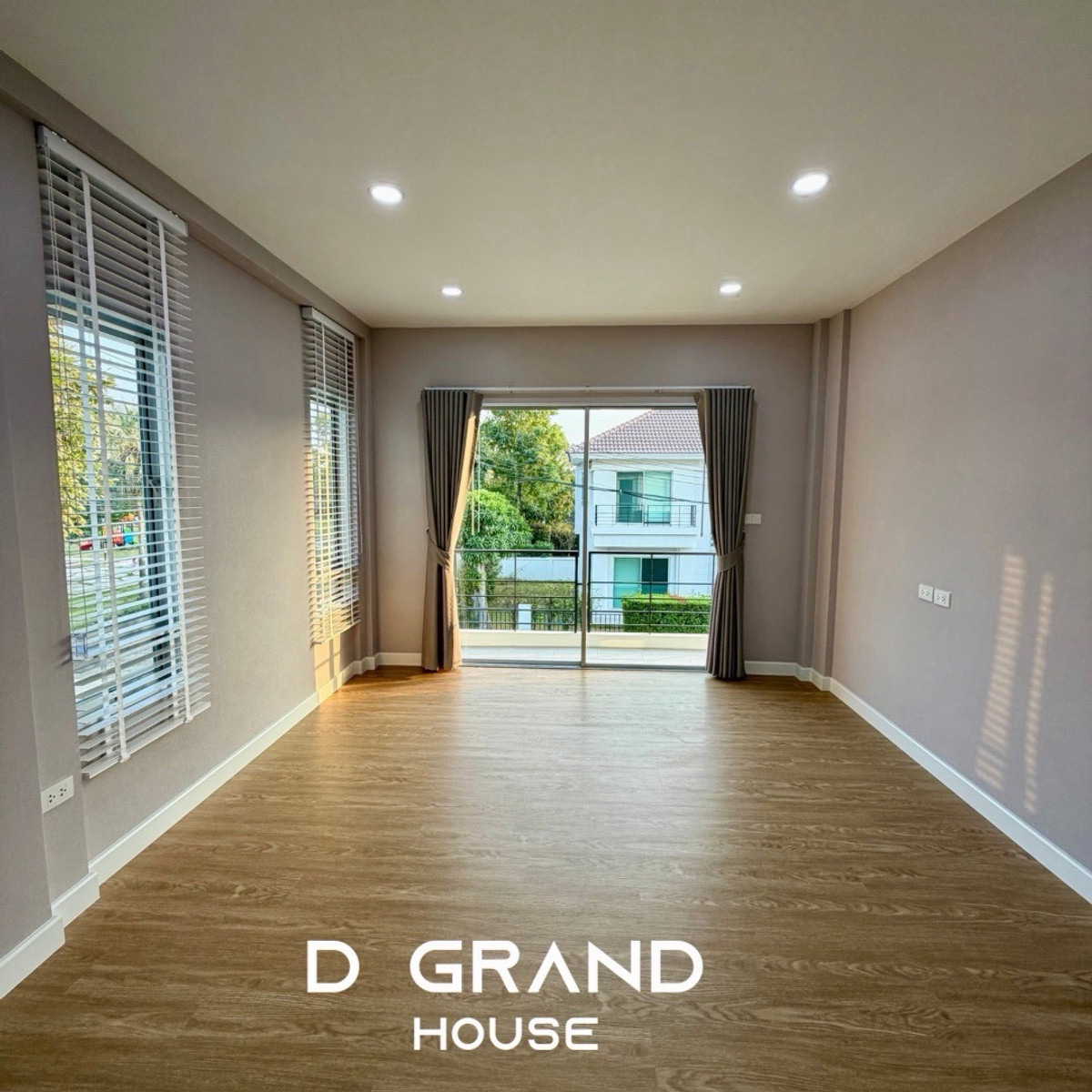 ขายบ้านพระราม 5 ราชพฤกษ์ บางกรวย : บ้านรีโนเวทใหม่ พร้อมอยู่ หลังมุม ตำแหน่งสวย ติด Clubhouse  “ไลฟ์ บางกอก บูเลอวาร์ด ราชพฤกษ์–รัตนาธิเบศร์” 