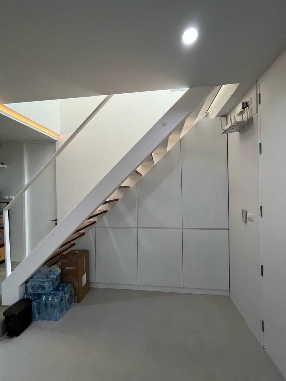 ทาวน์โฮมโชคชัย4 ลาดพร้าว71 : ให้เช่าบ้านเดี่ยว ออกแบบงานโดยสถาปานิก ซอยโชคชัย4 50 แขวงลาดพร้าว ที่ดิน 53 ตรว พื้นที่ใช้สอย 220 ตรม เช่าราคา : 70,000 บาท ขายราคา : 14,000,000 บาท