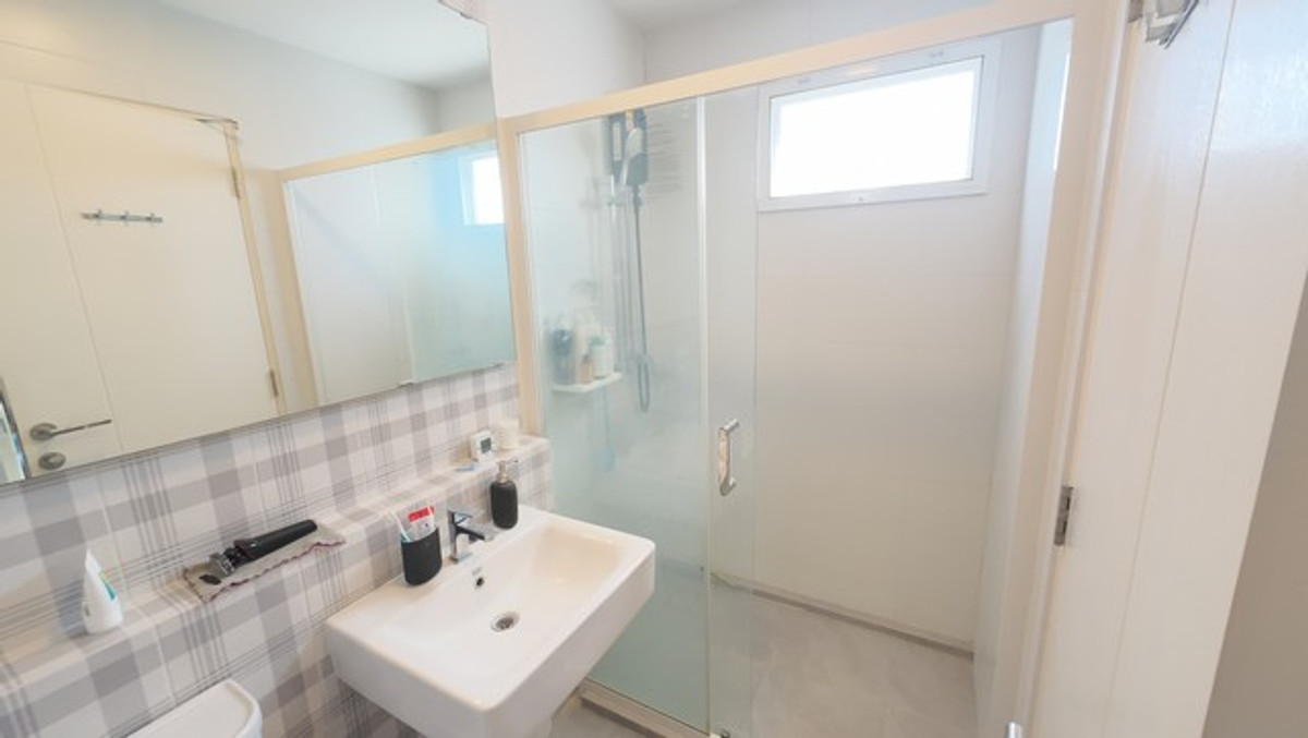 For SaleTownhomeBangna, Bearing, Lasalle : Indy 4 Bangna KM.7, the first house ready for a small family to begin happiness immediately.