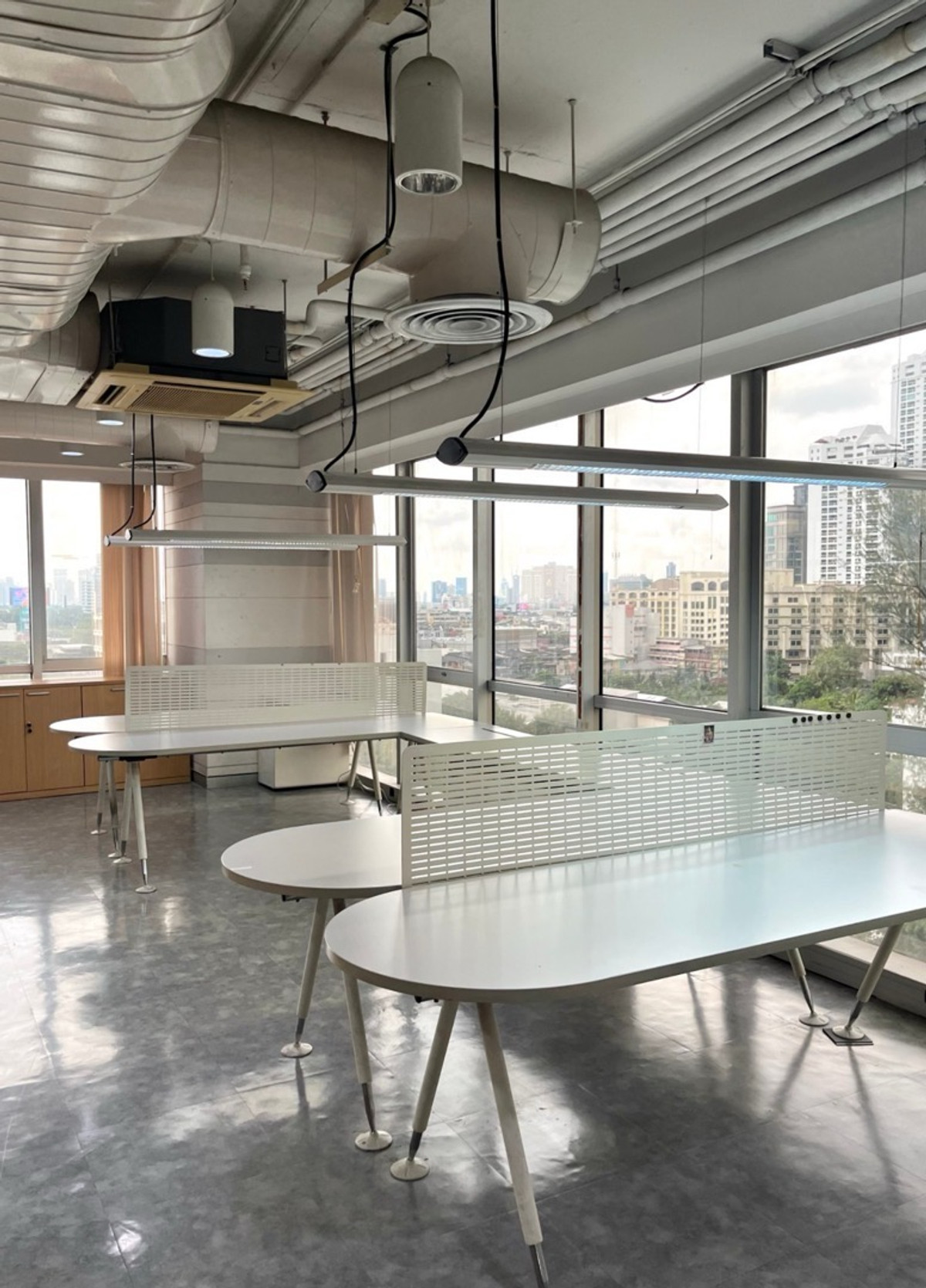 For RentOfficeSukhumvit, Asoke, Thonglor : Office for rent with furniture @ Sukhumvit 26 Phrom Phong, near BTS 950 meters | Office Space 209.63 Sqm., Panoramic View