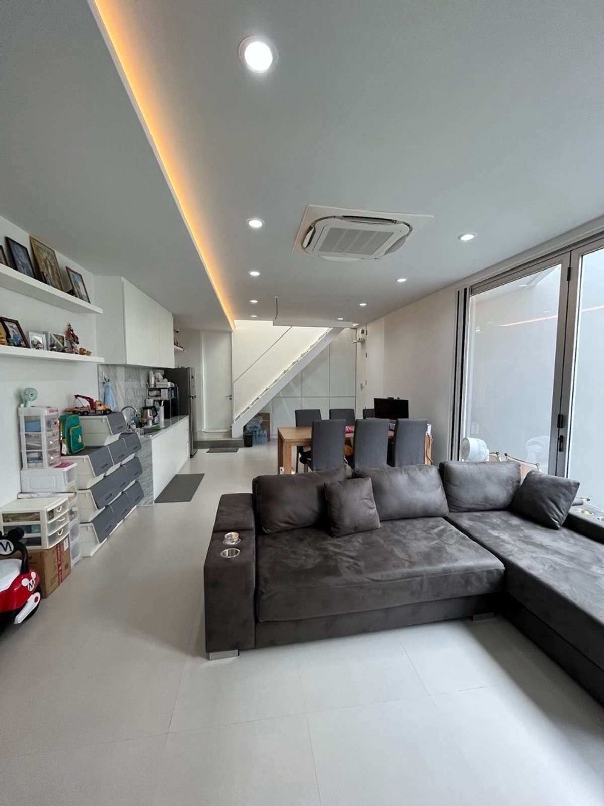 ทาวน์โฮมโชคชัย4 ลาดพร้าว71 : ให้เช่าบ้านเดี่ยว ออกแบบงานโดยสถาปานิก ซอยโชคชัย4 50 แขวงลาดพร้าว ที่ดิน 53 ตรว พื้นที่ใช้สอย 220 ตรม เช่าราคา : 70,000 บาท ขายราคา : 14,000,000 บาท