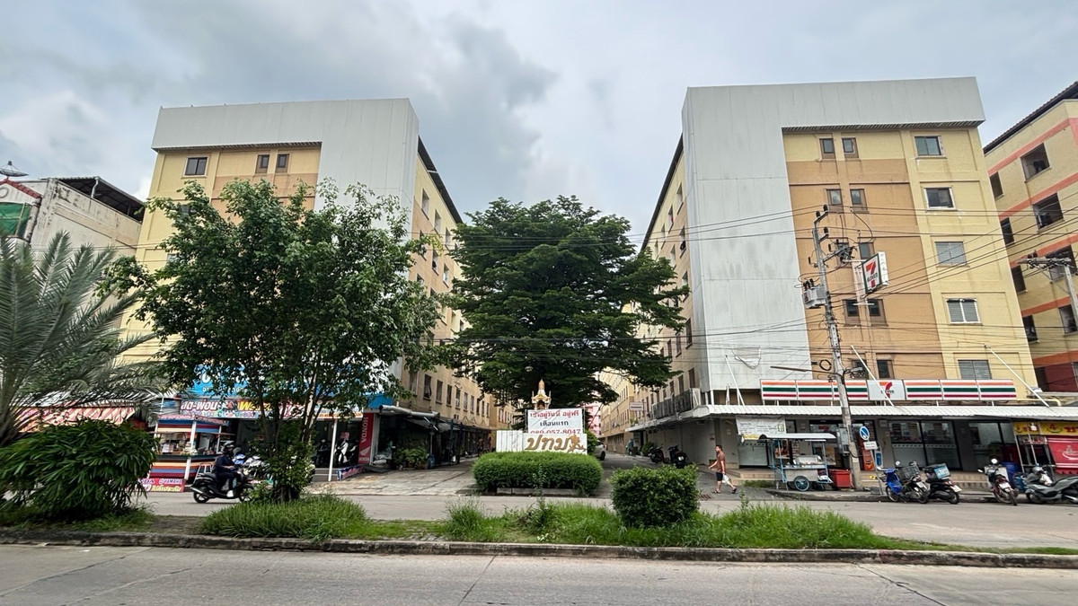 For RentPathum Thani,Rangsit, Thammasat : Apartment for rent in Navanakorn Industrial Estate.