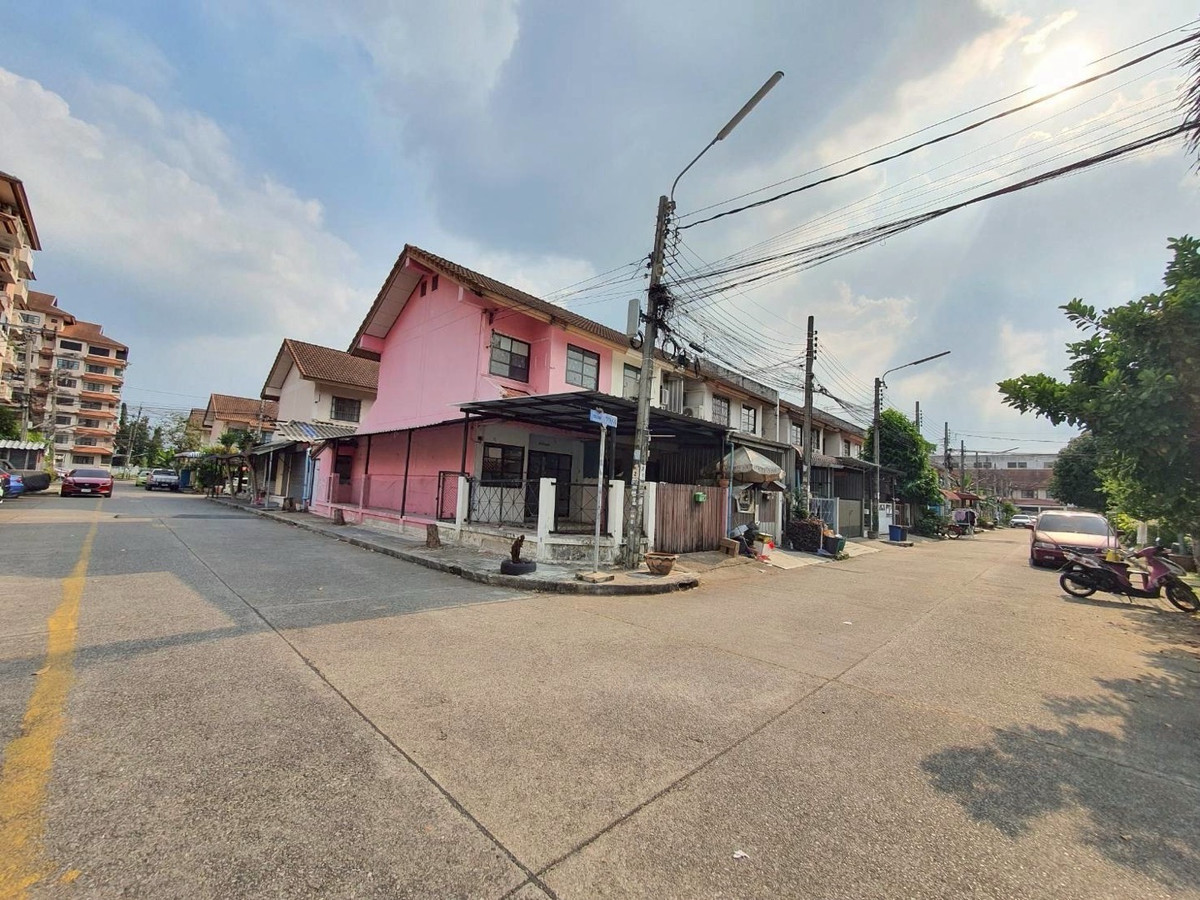 ขายทาวน์โฮมแจ้งวัฒนะ เมืองทอง : ขายบ้านเคหะนนทบุรี หลังมุมถนนเมน ค้าขายได้ ราคา 1.35 ลบ.