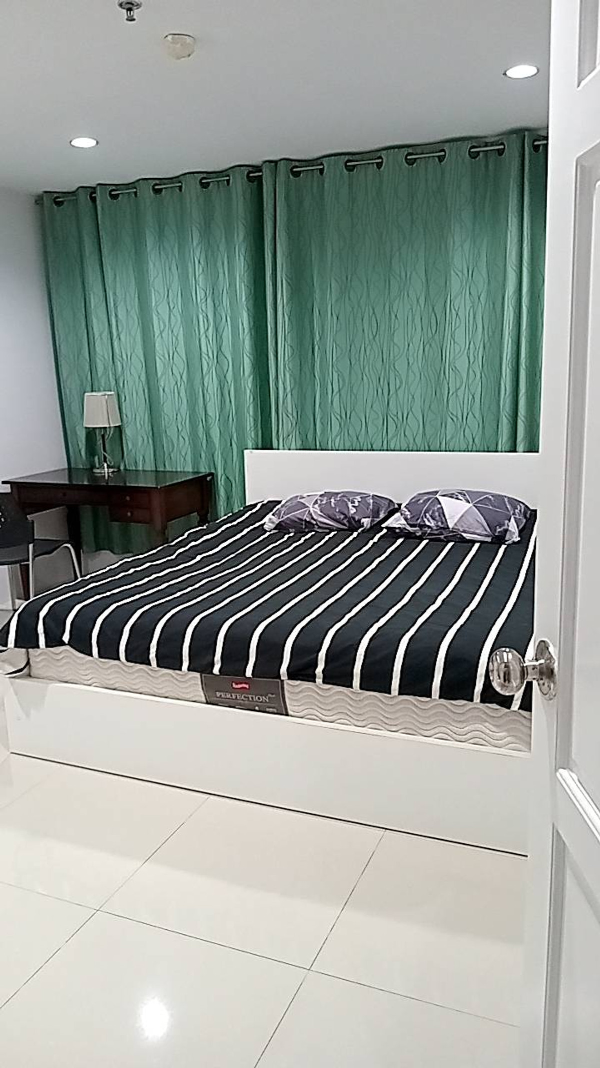 ให้เช่าคอนโดสุขุมวิท อโศก ทองหล่อ : 🏙️ Condo for Rent – Sukhumvit Living Town (สุขุมวิท ลิฟวิ่งทาวน์)