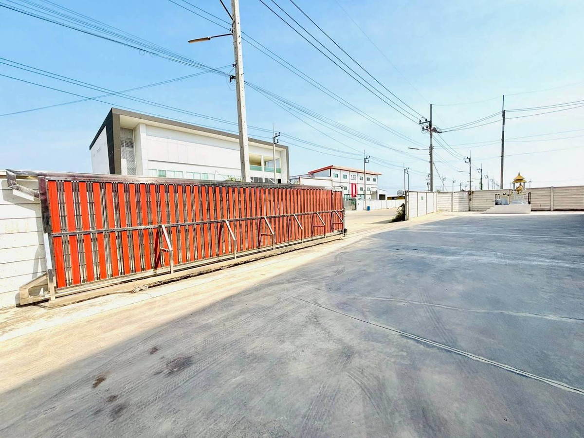 For SaleFactoryMahachai Samut Sakhon : Factory for sale, land area 2.5 rai, 2 buildings, usable area 1,668 sq m.