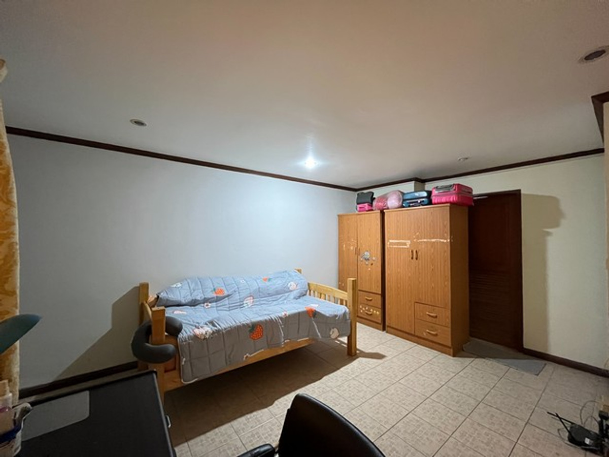 ขายทาวน์โฮมเลียบทางด่วนรามอินทรา : ขายถูก ทาวน์เฮ้าส์ 4 ชั้น บ้านสวนซื่อตรง ลาดพร้าว 87 ซอยประดิษฐมนูธรรม ซ. 10 ถนนเลียบทางด่วนรามอินทรา เขตวังทองหลาง 