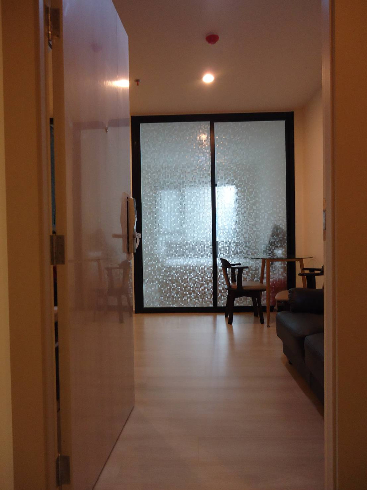 For RentCondoRama9, Petchburi, RCA : FOR RENT - 1 BEDROOM 35 SQ.M- READY TO MOVE IN - CALL NOW 094-641-5974