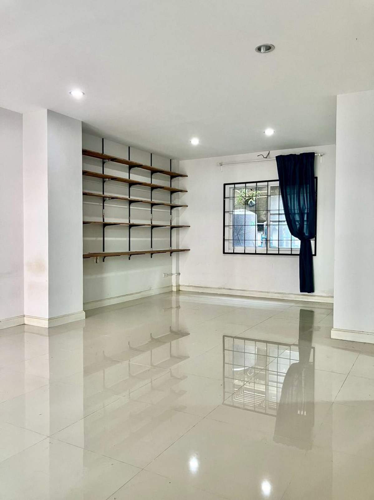 For SaleTownhomeNakhon Pathom : 2-story townhouse for sale, Pruksaphan Village, Kradi Diao 1, Soi 6, area 20.6 square meters, 3 bedrooms, near Silpakorn University, Nong Pak Long Subdistrict, Mueang Nakhon Pathom District, Nakhon Pathom Province.