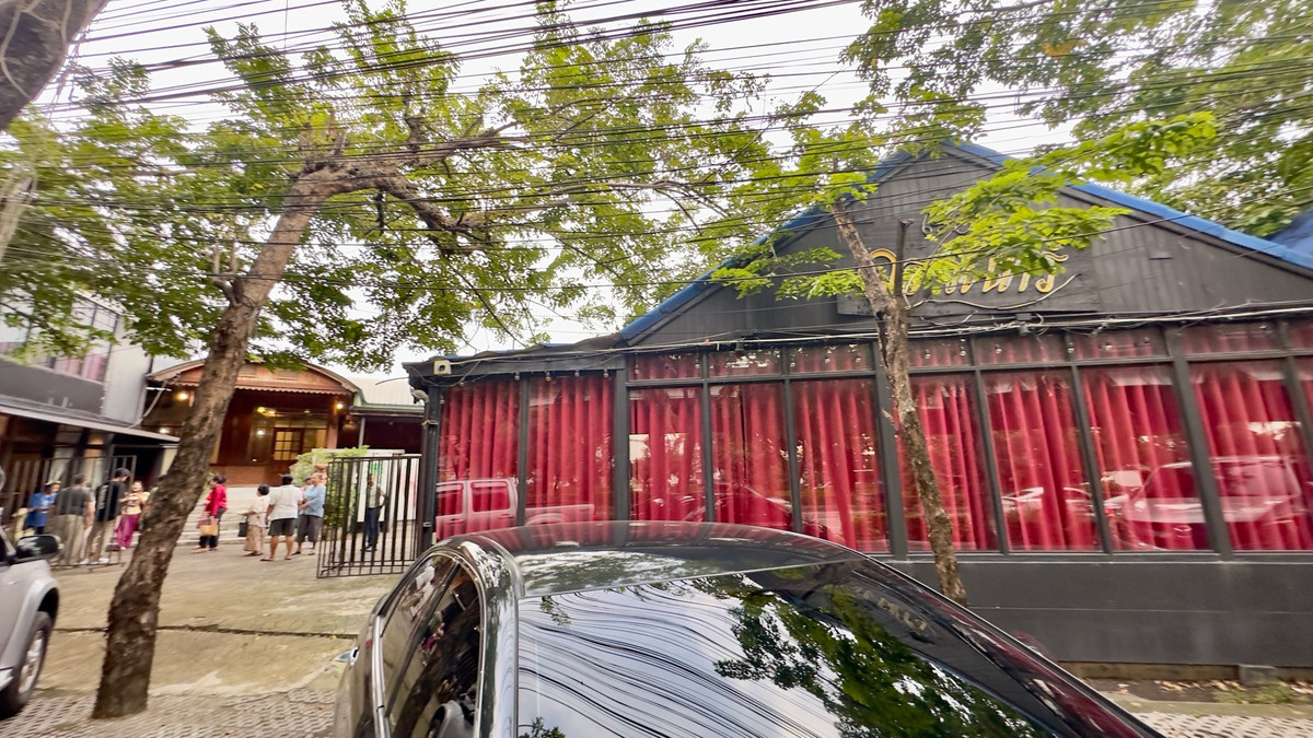 ให้เช่าที่ดินเลียบทางด่วนรามอินทรา : ให้เช่าที่ดินพร้อมสิ่งปลูกสร้าง ริมถนนประดิษฐ์มนูญธรรม เนื้อที่ 200 ตรว. เลียบทางด่วนเอกมัยรามอินทรา