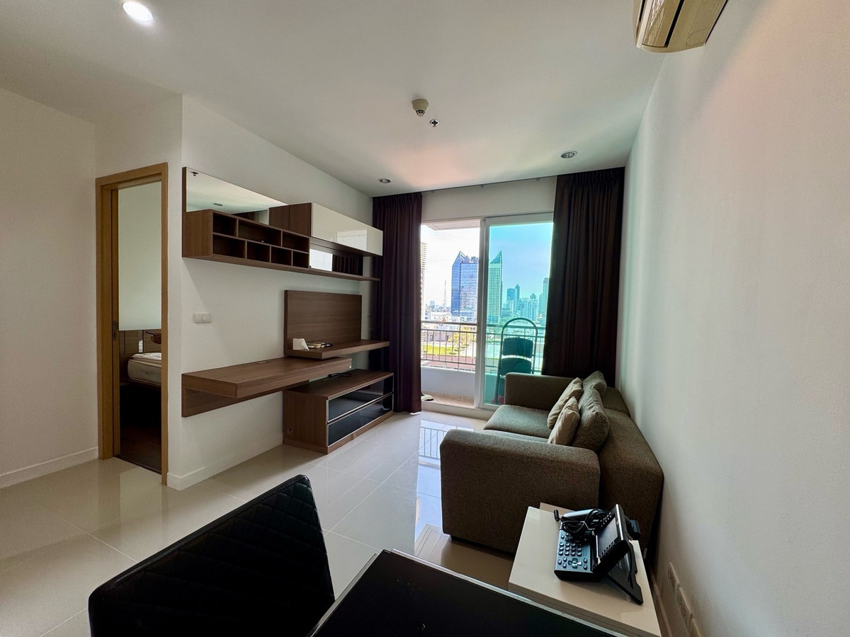 For SaleCondoRama9, Petchburi, RCA : Beautiful room for sale, Circle Condominium, Phetchaburi, size 39.6 sq m, 1 bedroom, 1 bathroom, newly renovated, convenient travel in the city center, near MRT Sukhumvit, BTS Nana and Airport link Makkasan, just 10 minutes.