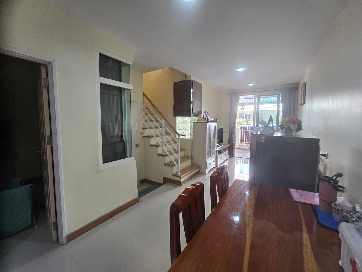 ขายทาวน์โฮมมหาชัย สมุทรสาคร : ทาวน์โฮม 2 ชั้น โกลเด้นทาวน์ พระราม 2 เฟส1 ตกแต่งพร้อมอยู่