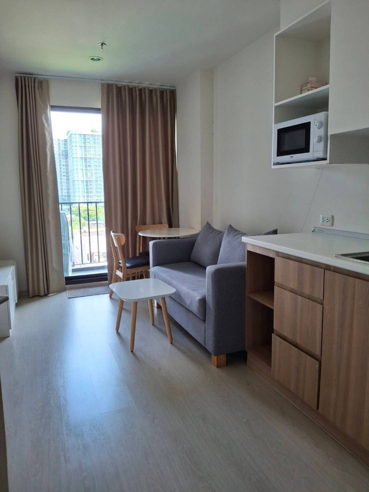 For RentCondoPathum Thani,Rangsit, Thammasat : Condo for rent, Noble New Cross Khu Khot Station, near BTS Khu Khot Station, just 1 minute.