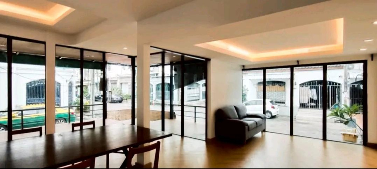 ขายบ้านพระราม 9 เพชรบุรีตัดใหม่ RCA : 🔥 ขายทาวน์โฮมพระราม 9 ซ.11 หลังมุม 3 ชั้น 36 ตร.วา 320 ตร.ม. รีโนเวทสวย ทำธุรกิจได้ทันที เหลือ 12.5 ล้าน 📞 065-536-5165 #ทาวน์โฮมพระราม9 #โฮมออฟฟิศ #ทำเลทอง #ลงทุนอสังหา #ลูกเจี๊ยบอสังหา ✨