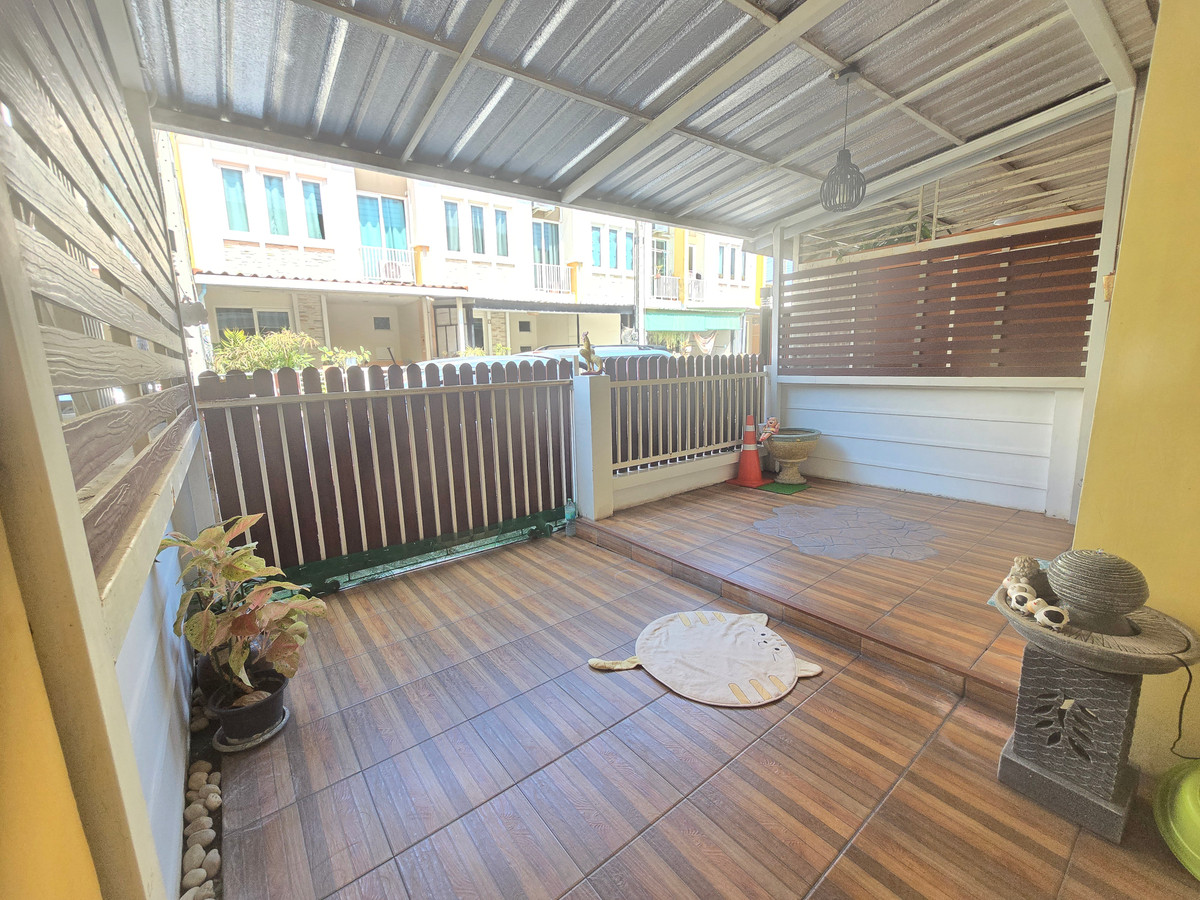 ขายทาวน์โฮมมหาชัย สมุทรสาคร : ทาวน์โฮม 2 ชั้น โกลเด้นทาวน์ พระราม 2 เฟส1 ตกแต่งพร้อมอยู่