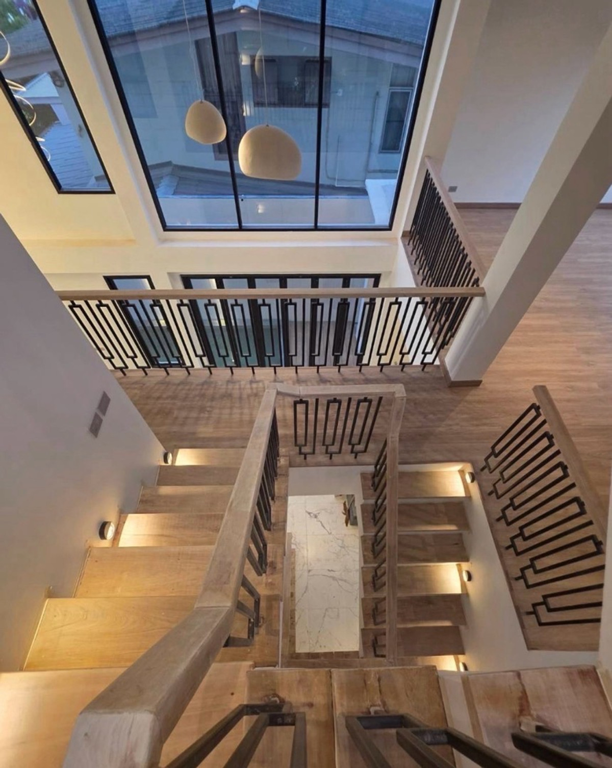 For RentHome OfficeOnnut, Udomsuk : For rent, Villa Private Home Office, Pridi Banomyong 26, Sukhumvit 71, near Ekkamai and Thonglor.