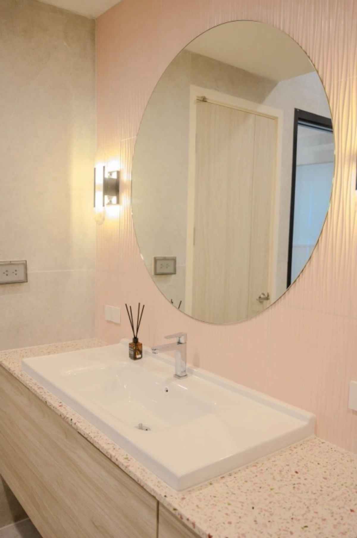 ทาวน์โฮมราษฎร์บูรณะ สุขสวัสดิ์ :  🏠 RENT/SELL | 2 Beds | Nue Hybe Suksawat | Urban Hybrid | Expressway Access | UV Glass | Phase 1 |  Live-Work-Commerce