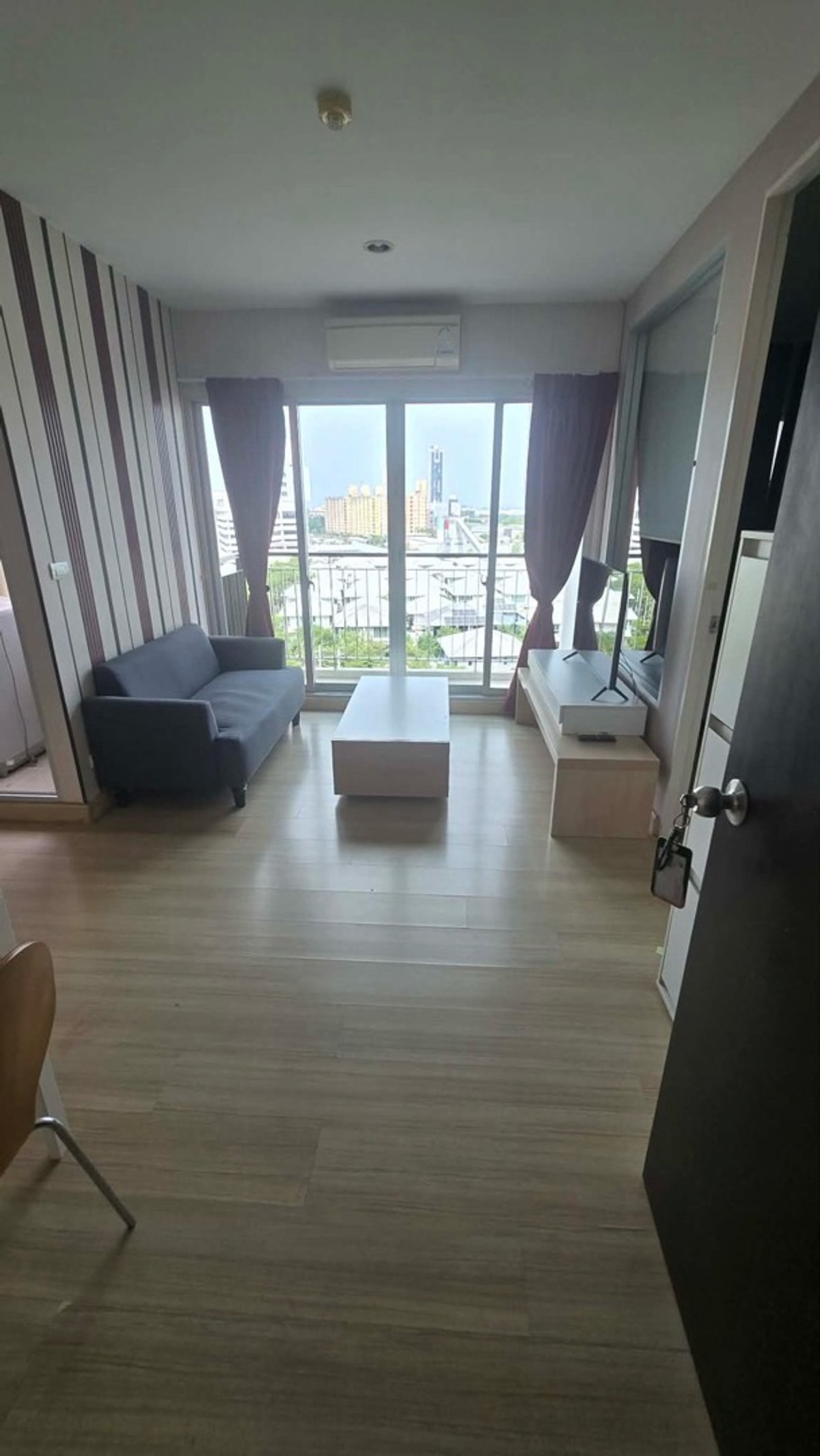 ให้เช่าคอนโดบางนา แบริ่ง ลาซาล : เช่า The Parkland srinakarin lakeside ( เดอะ พาร์คแลนด์ ศรีนครินทร์ เลคไซด์ )
🛏️ 1 ห้องนอน 🛁 1 ห้องน้ำ 🛋️ 1 ห้องนั่งเล่น ขนาด 36 ตรม. อาคาร 2 ชั้น 18 🌅 วิวทะเลสาบ ✨ ราคา 10,000 บาท ✨ 