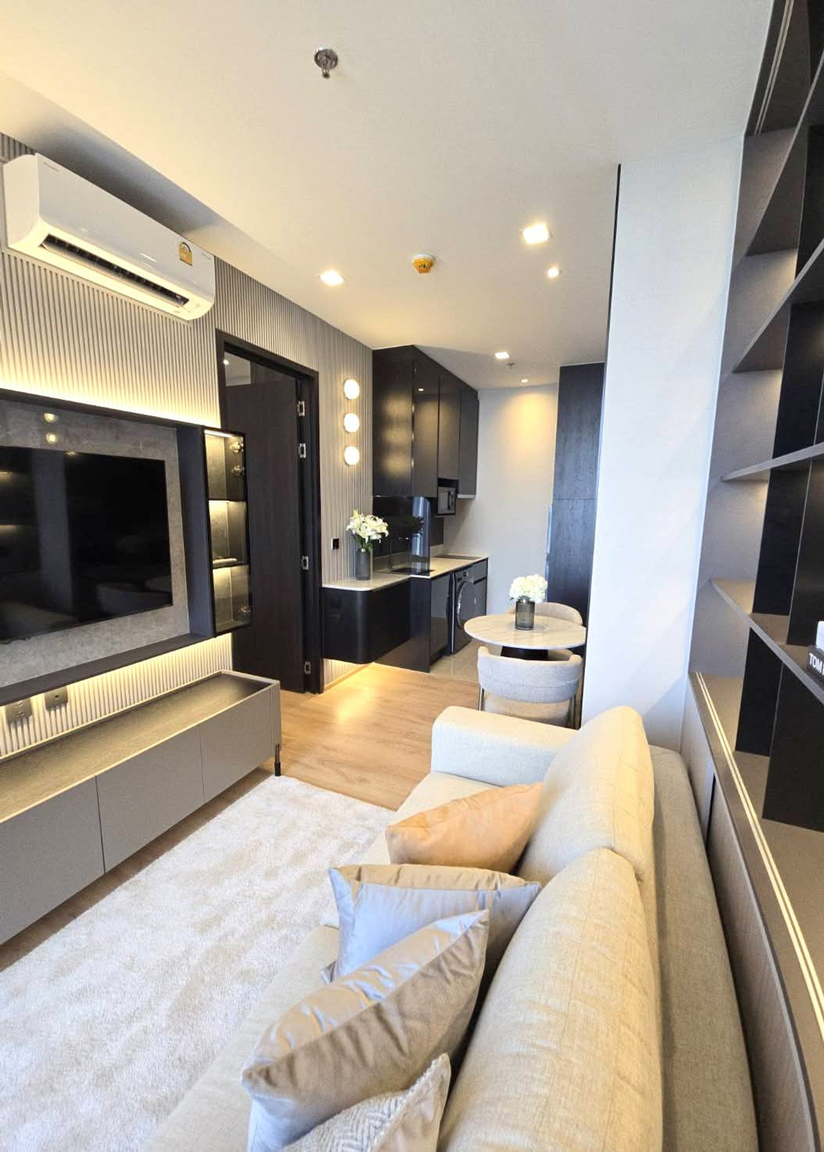 For RentCondoAri,Anusaowaree : ให้เช่า Noble Around Ari   ราคา 35,000 บาท [JZr260126]