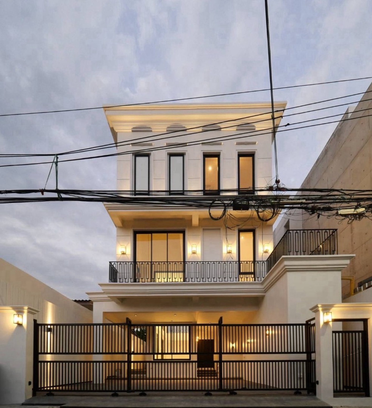 For RentHome OfficeOnnut, Udomsuk : For rent, Villa Private Home Office, Pridi Banomyong 26, Sukhumvit 71, near Ekkamai and Thonglor.